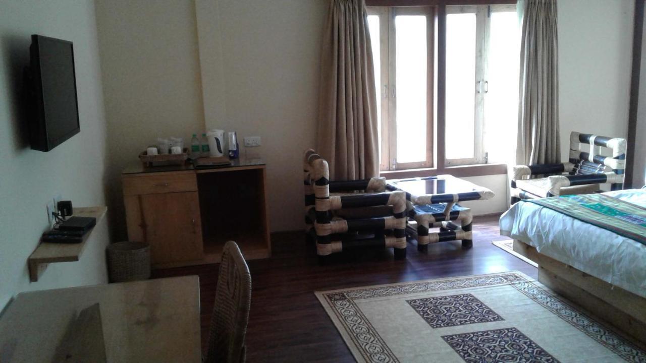 Zizina Otis Resort Guwahati Zewnętrze zdjęcie